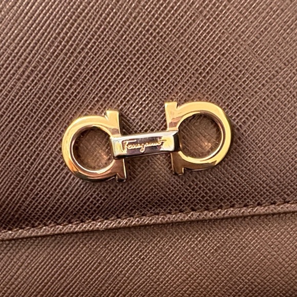 Salvatore Ferragamo Gancini Continental Wallet. - Picture 9 of 16